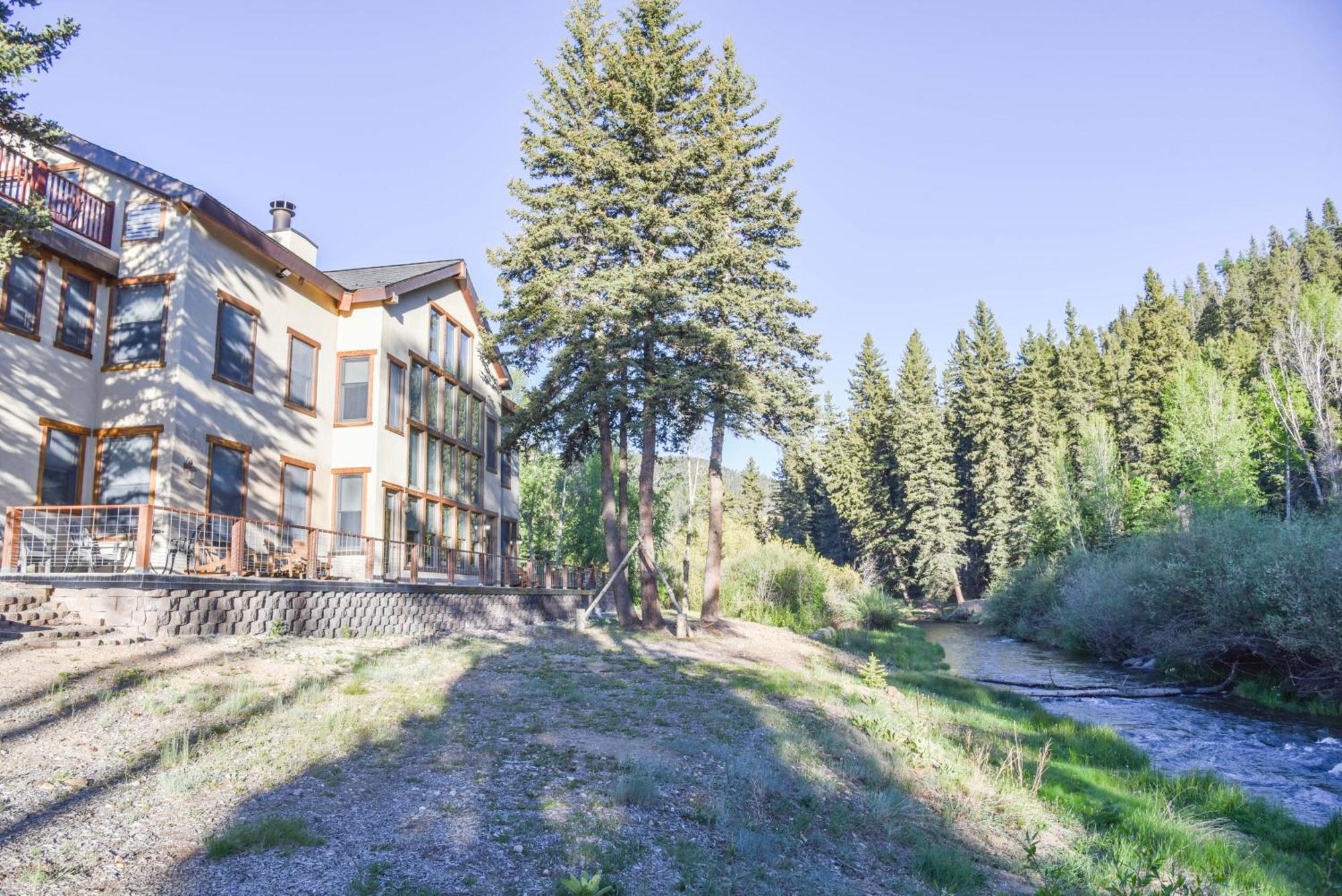 River Lyric Lodge - Formerly Double Dog Red River Dış mekan fotoğraf